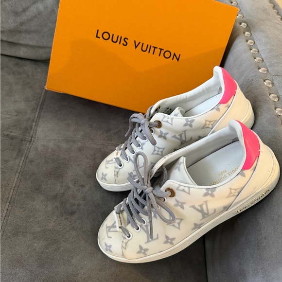 Louis Vuitton Cream and Gray Monogram Sneakers - Picture 13 of 14